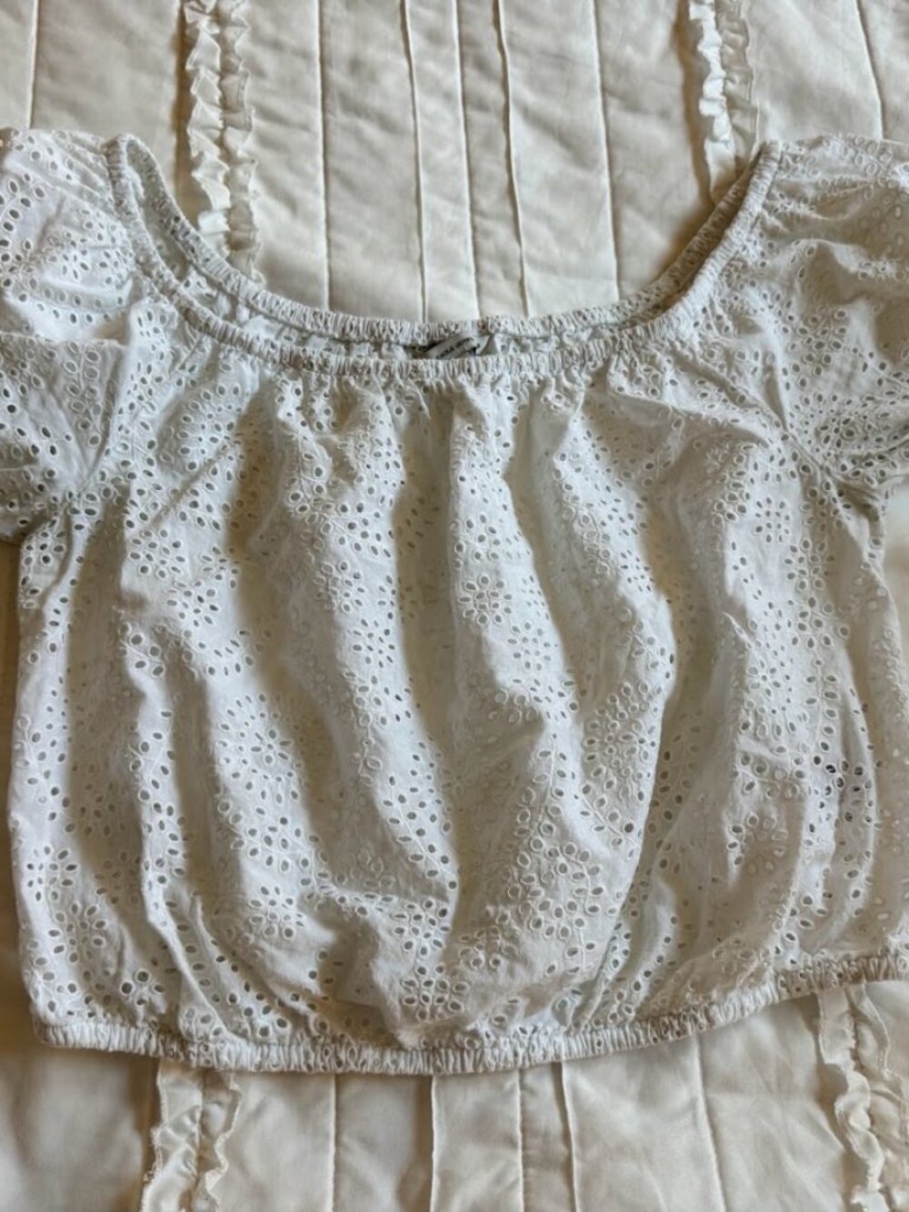 American Eagle Outfitters Womans White Eyelet Crop Top Off Shoulder M